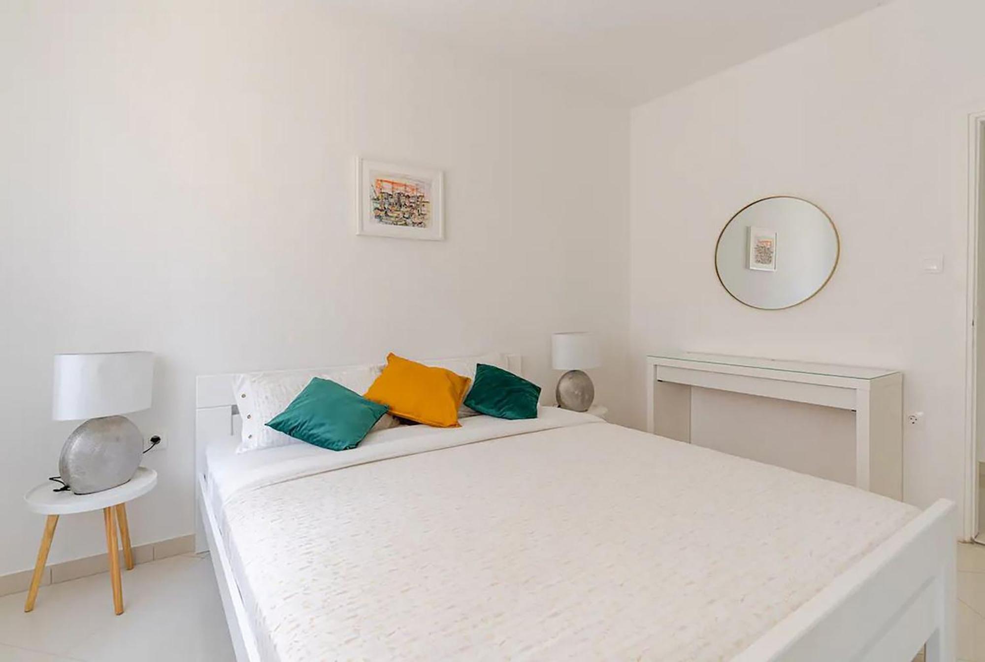 Apartments Maras ポレッチ エクステリア 写真